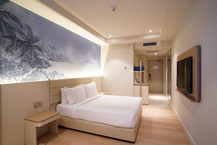 Room 13 of 70
