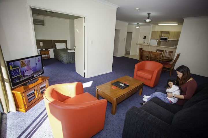 Room 17 of 38