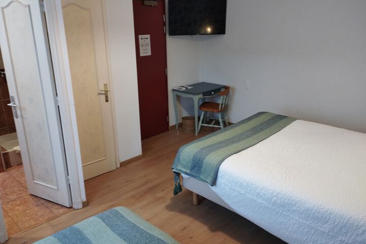 Room 14 of 98