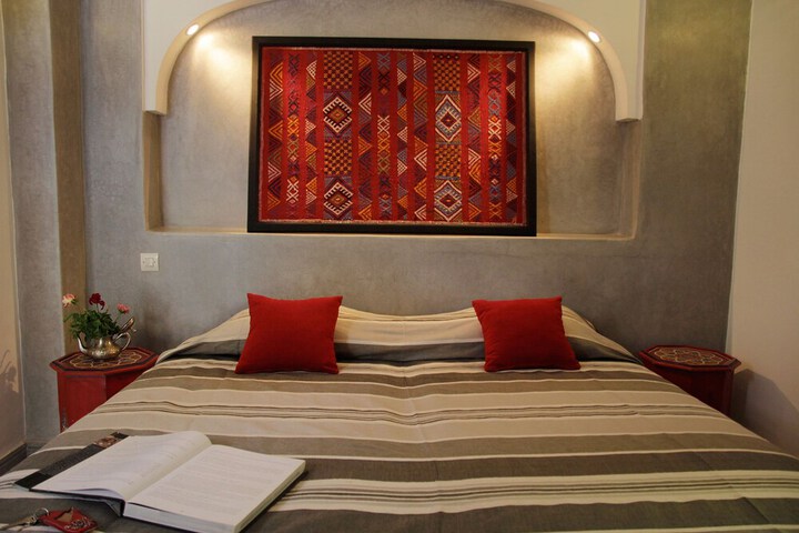 Room 10 of 65