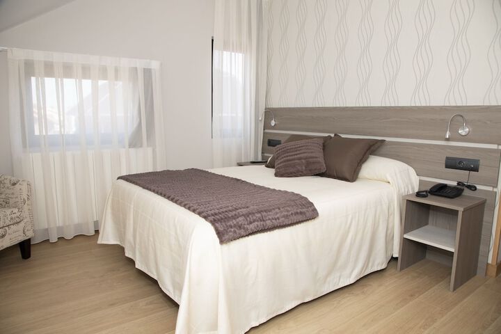 Room 9 of 38
