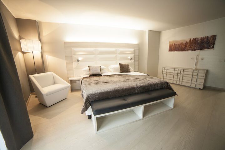 Room 6 of 35