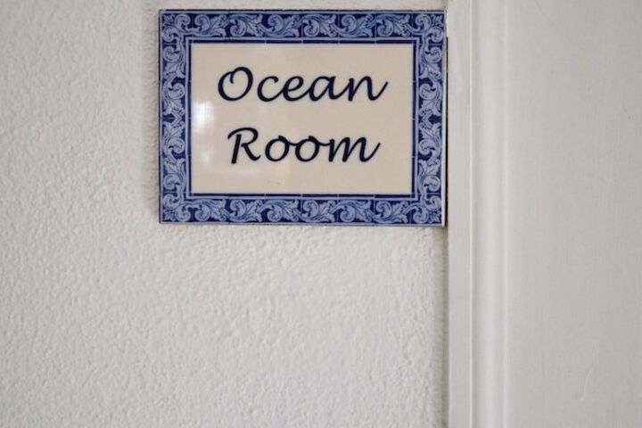 Room 22 of 76