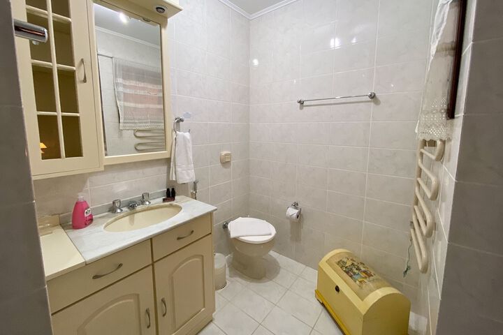 Room 3 of 89