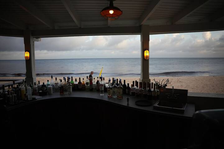 Lounge 147 of 204