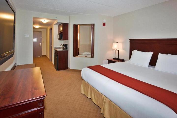 1 King Bed (12 of 13)