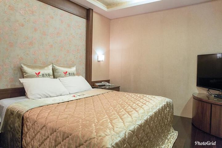 Room 6 of 31