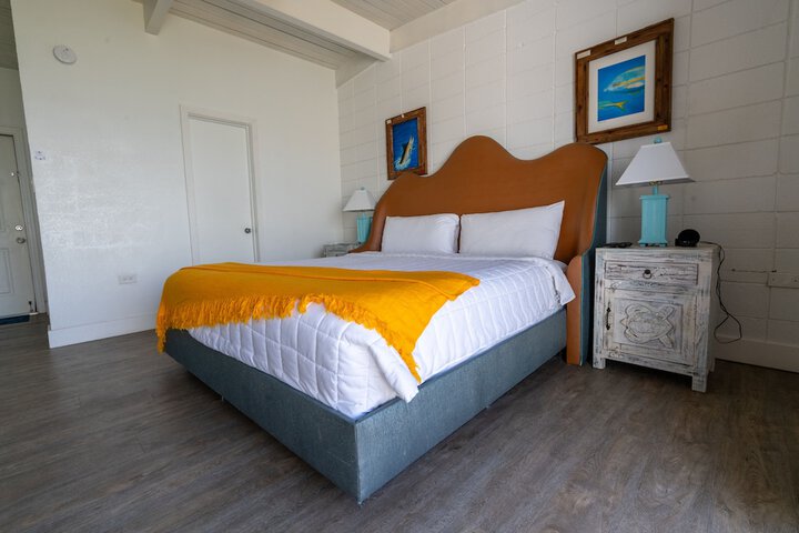 Room 18 of 110