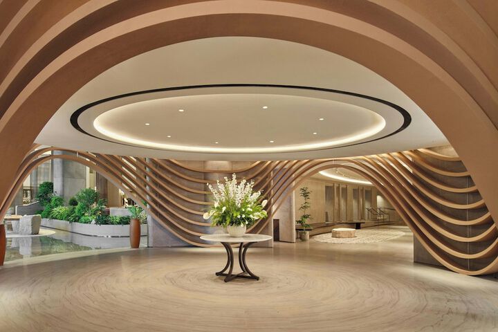 Entrance & Lobby