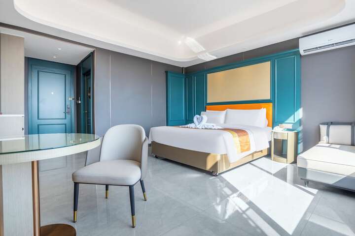 Room 8 of 35