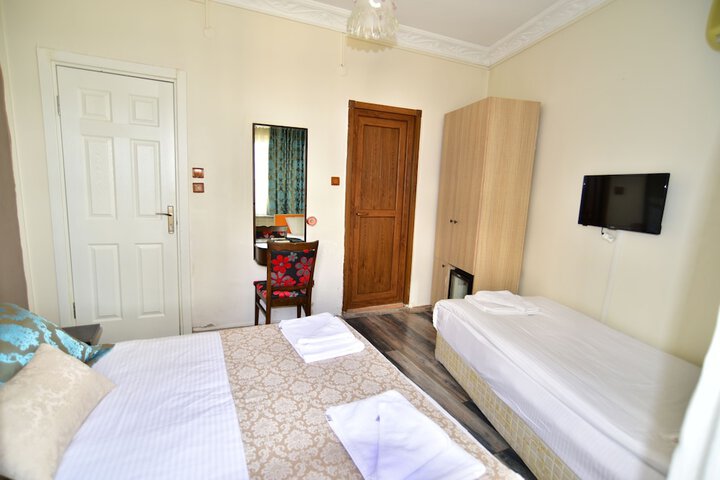Room 22 of 38