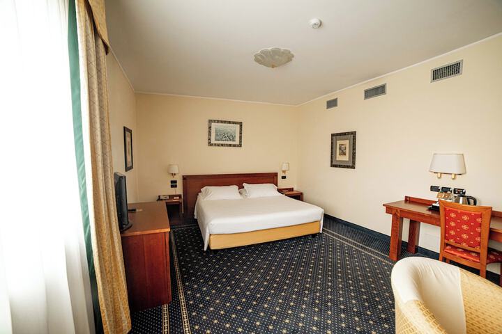 Room 16 of 51