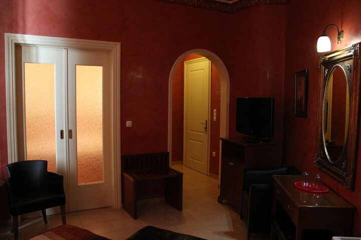 Room 77 of 141