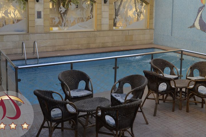 Pool 26 of 40