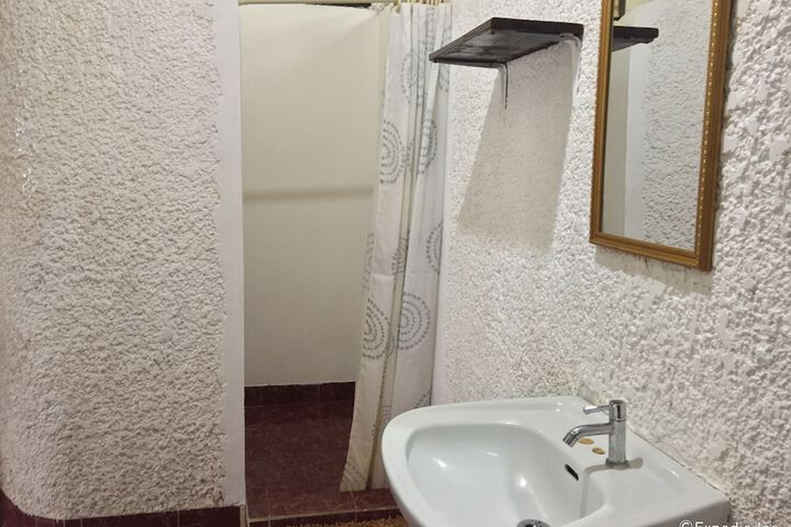 Room 44 of 109