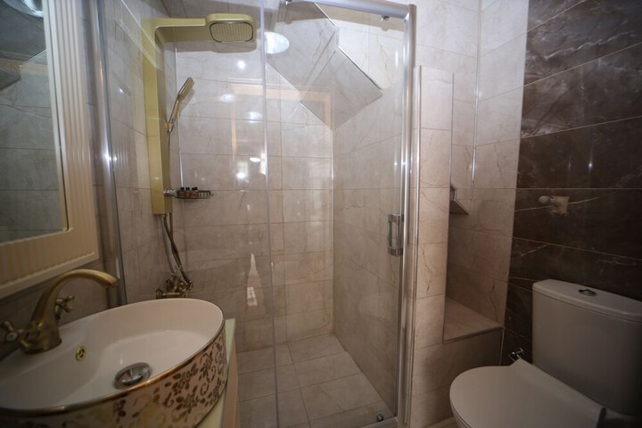 Room 40 of 85