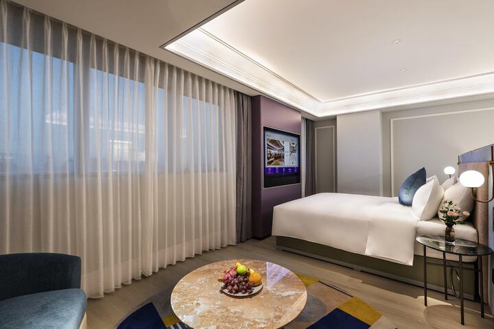 Room 7 of 52