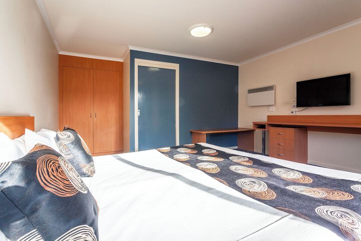 Room 16 of 34
