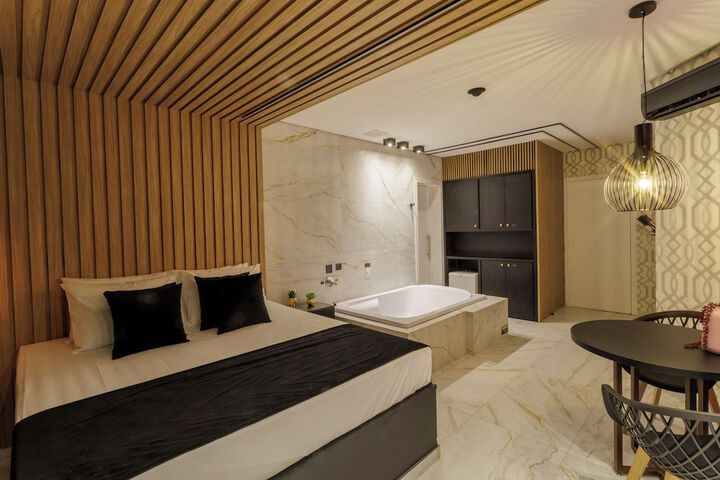 Room 12 of 27