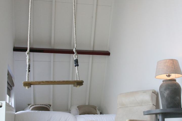Room 6 of 42