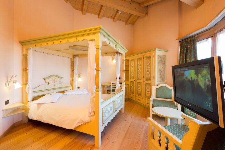 Room 19 of 39