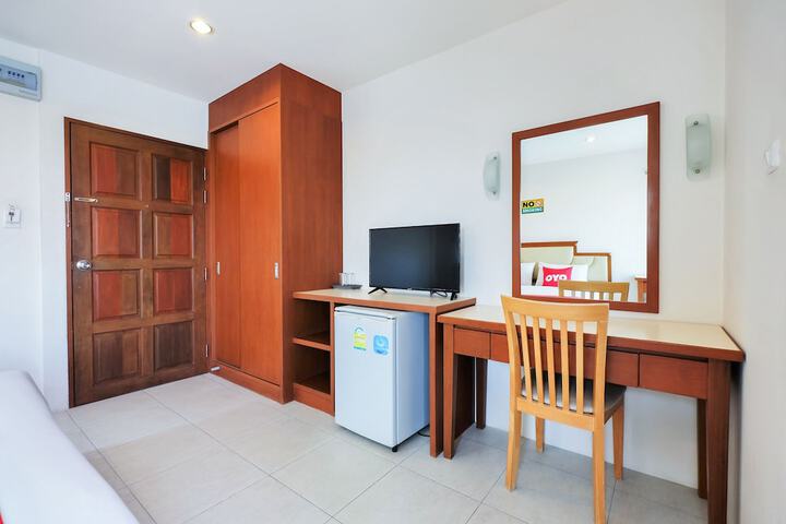 Room 11 of 28