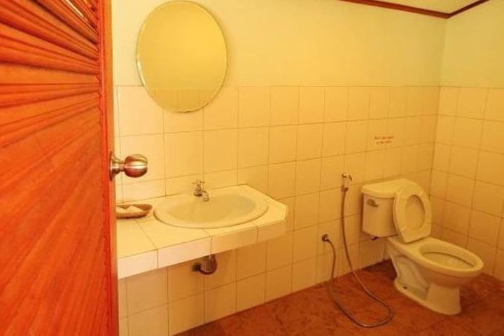 Room 8 of 22