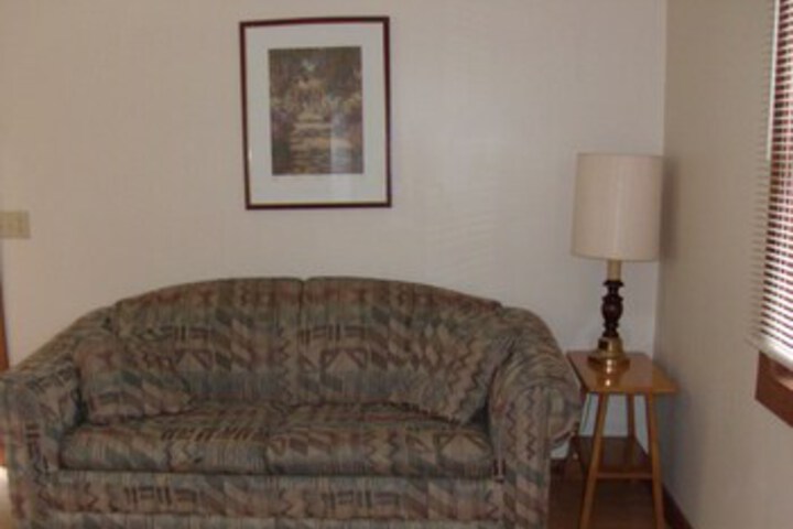Room 136 of 342