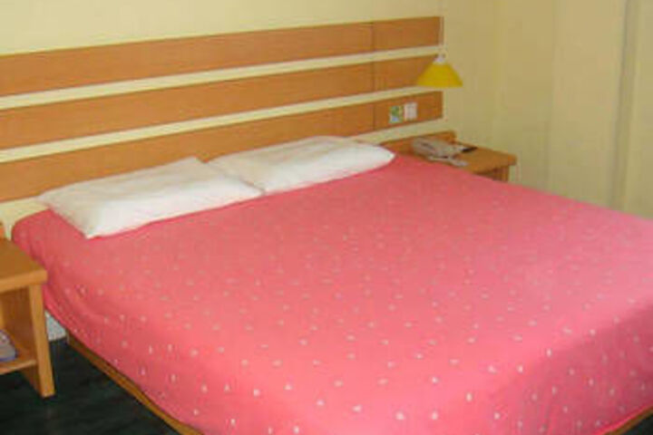 Room 20 of 29