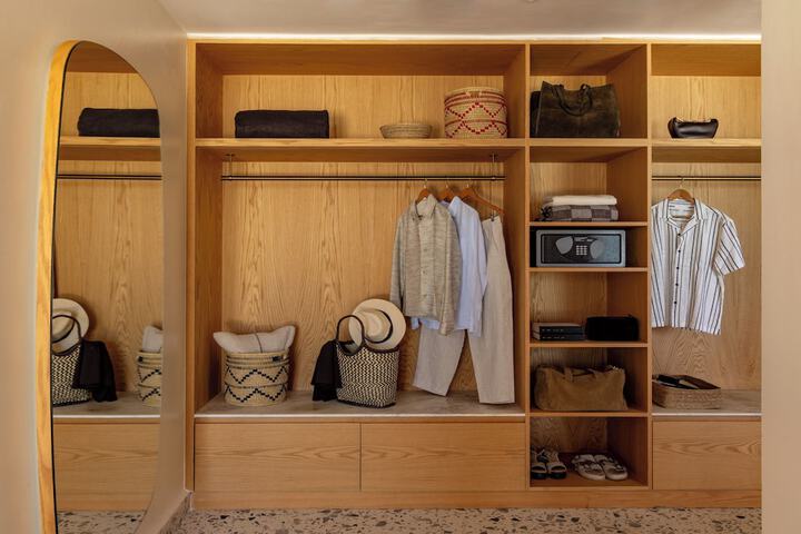Room 43 of 181