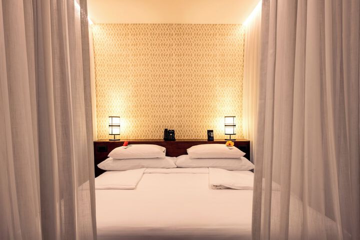 Room 26 of 186