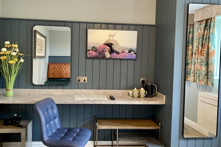 Room 9 of 32