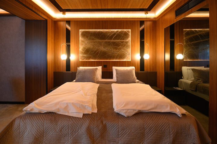 Room 10 of 64
