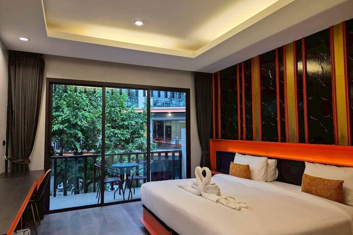 Room 8 of 42
