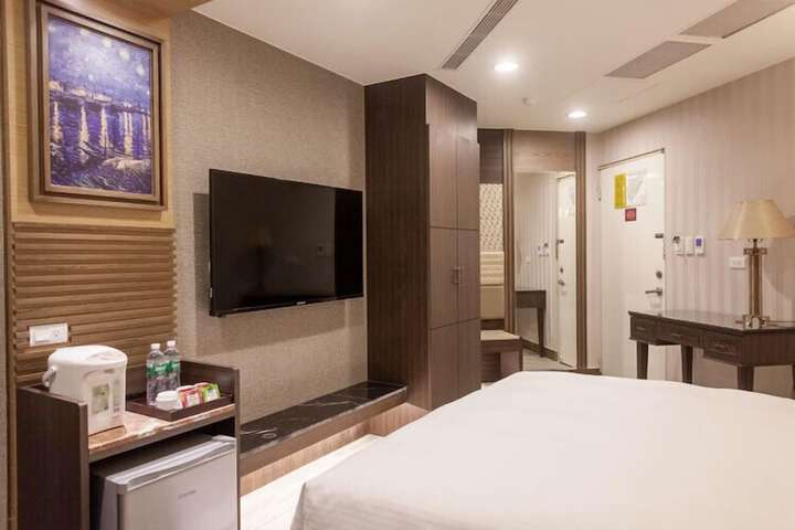 Room 19 of 61