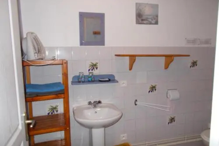 Room 5 of 18
