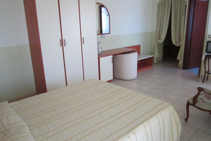 Room 10 of 63