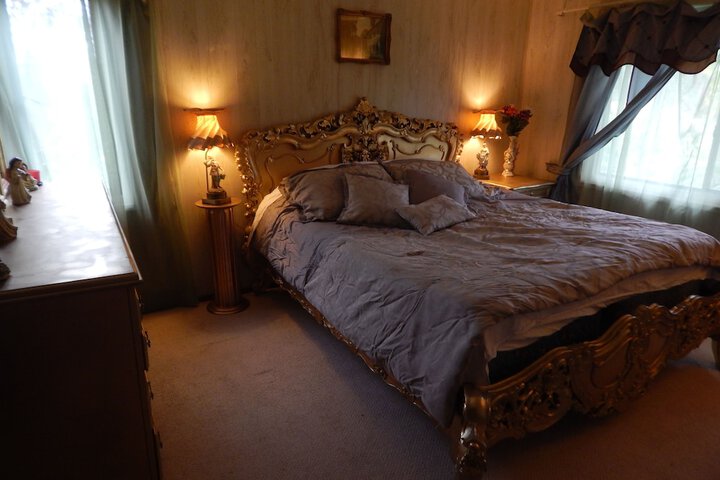 Room 17 of 46