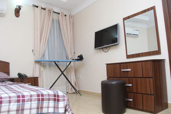 Room 17 of 35