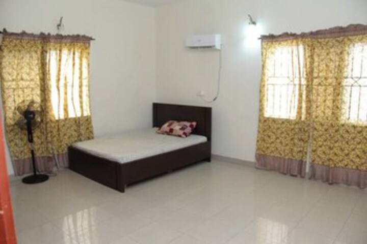 Room 28 of 28