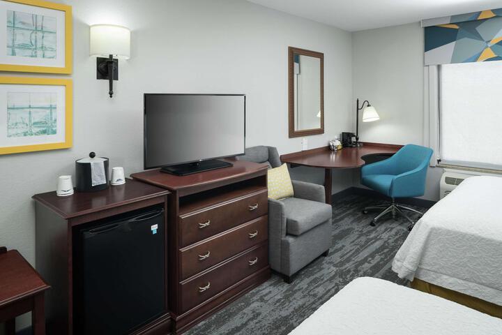 2 Queen Beds (5 of 14)