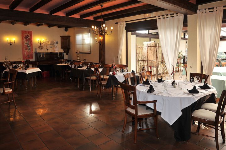 Dining 49 of 74