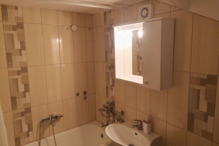 Room 17 of 24