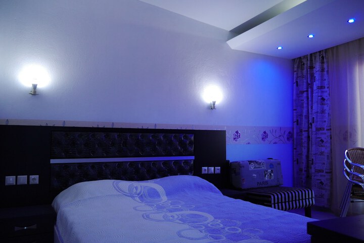 Room 3 of 73