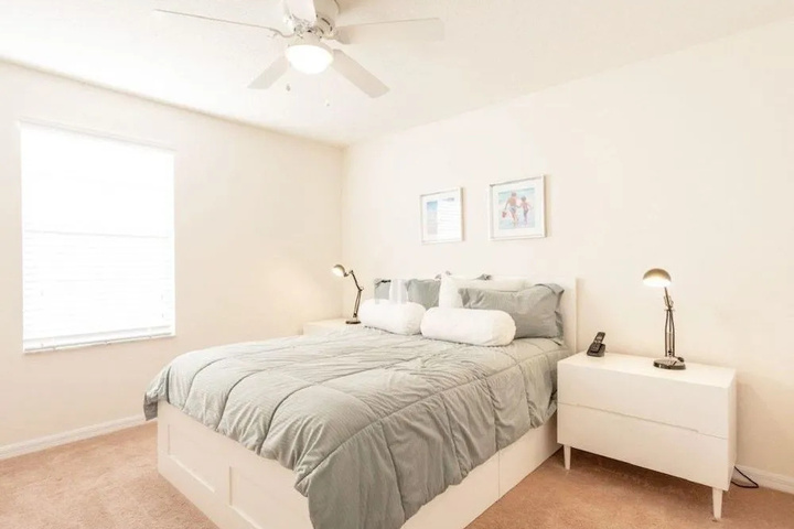 Room 6 of 20