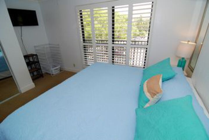 Room 7 of 28