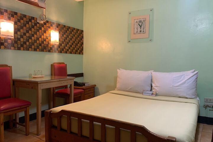Room 10 of 34