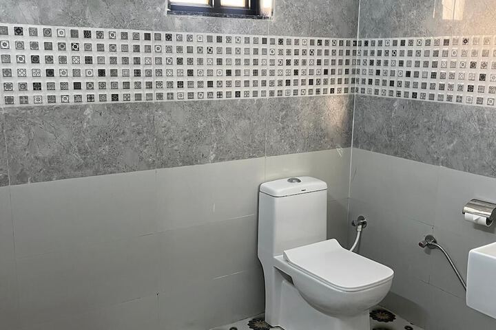 Room 12 of 19
