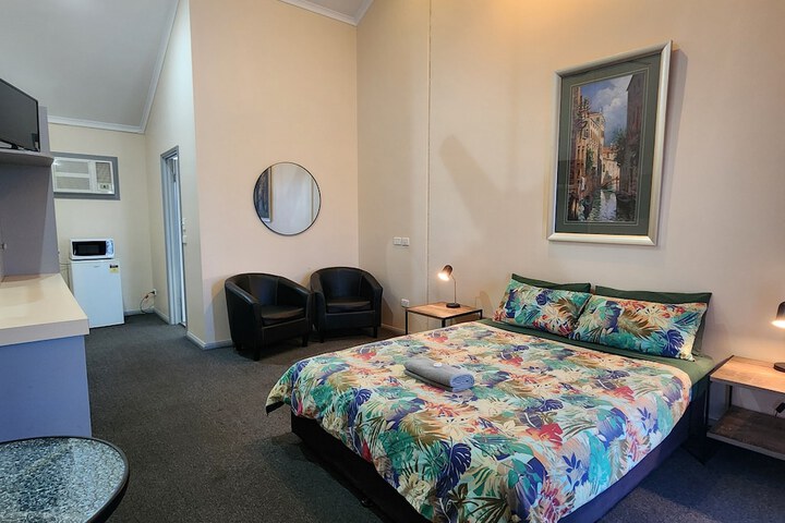 Room 8 of 15