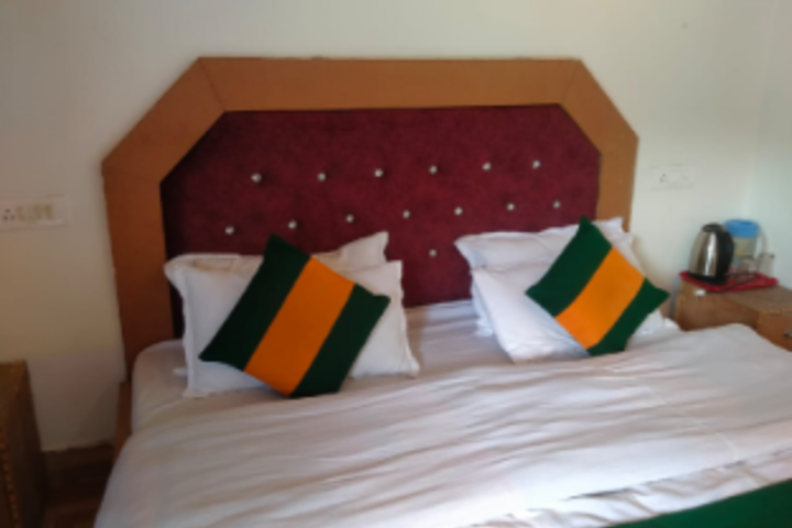 Room 3 of 7